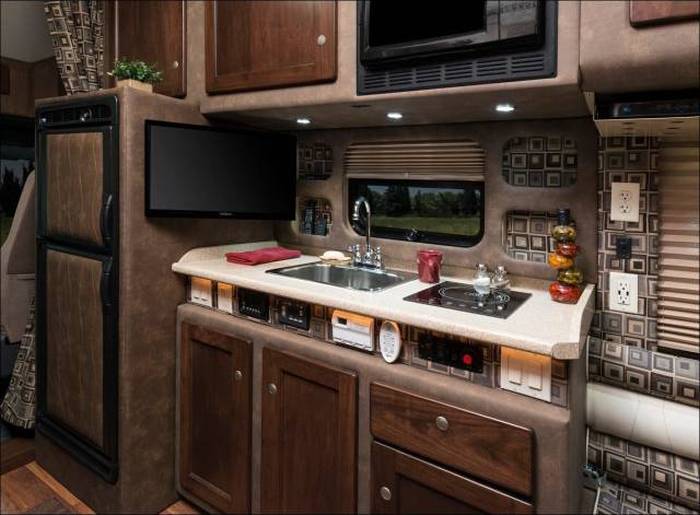 Modern Trucks (9 pics)