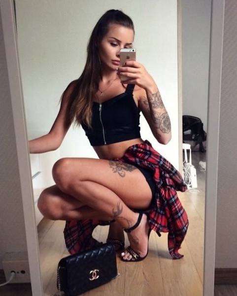 Tattooed Girls (63 pics)