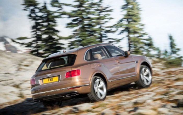 Bentley Bentayga Is The Most Luxurious Crossover In The World (11 pics)