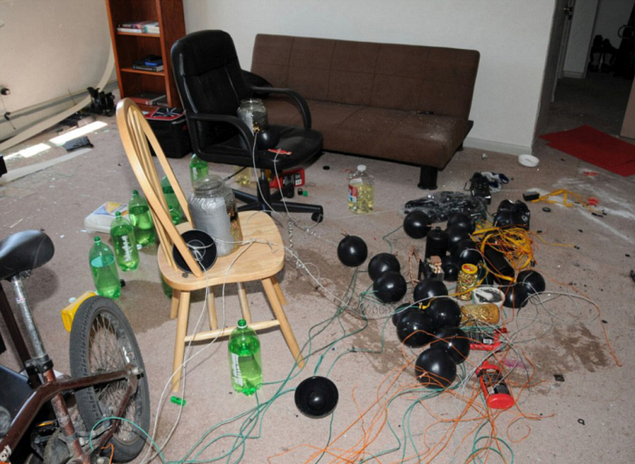 Inside The Apartment of Aurora Shooter James Holmes (7 pics)