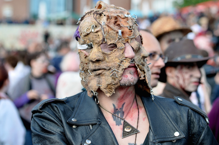 Zombie Parade in Duesseldorf, Germany (18 pics)