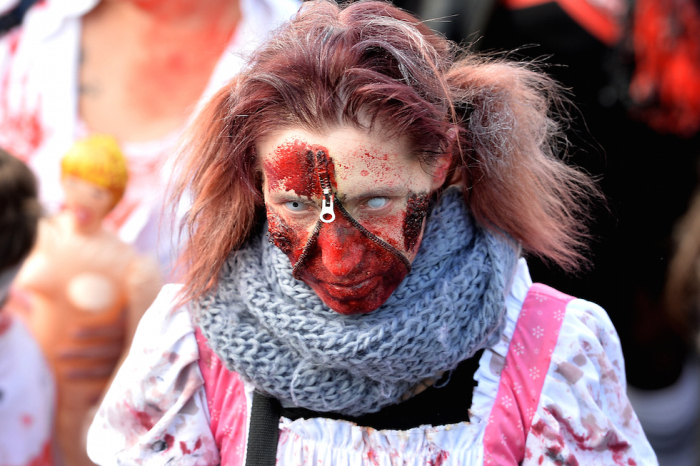 Zombie Parade in Duesseldorf, Germany (18 pics)