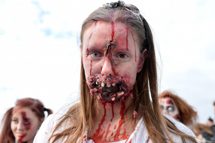 Zombie Parade in Duesseldorf, Germany (18 pics)