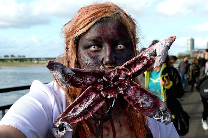 Zombie Parade in Duesseldorf, Germany (18 pics)