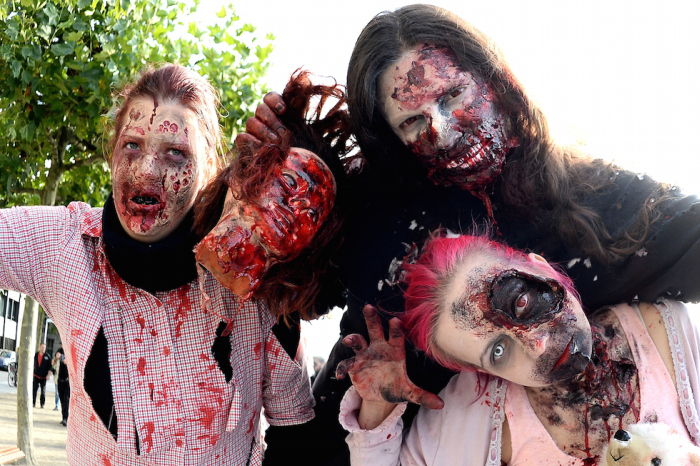 Zombie Parade in Duesseldorf, Germany (18 pics)