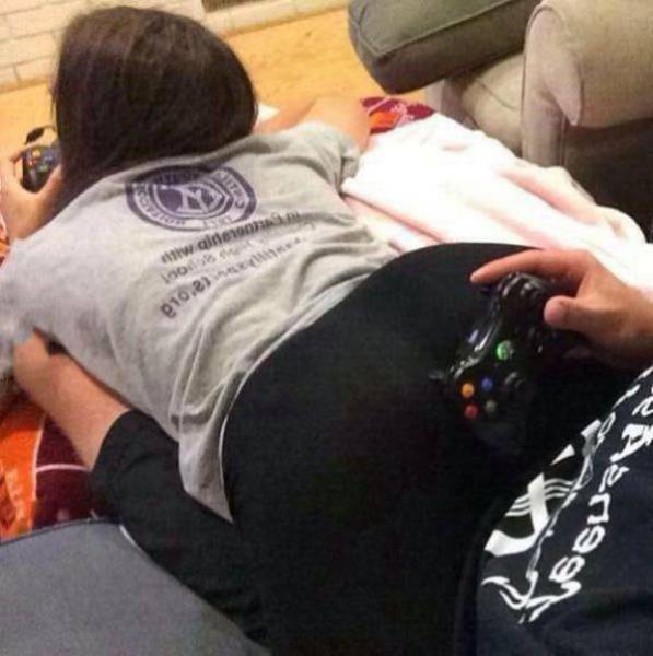 Hilarious Gamer Pics That Take Laughter To The Next Level (33 pics)