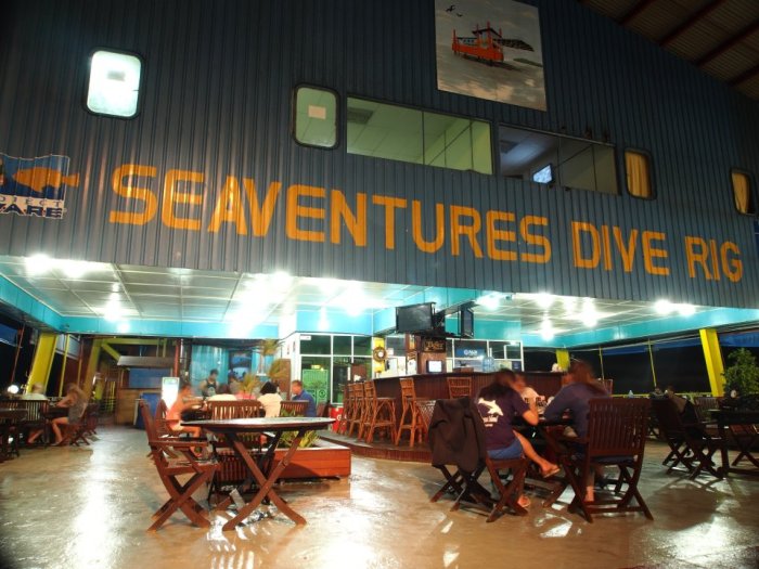 Seaventures Dive Rig Is A Very Unique Type Of Hostel (14 pics)
