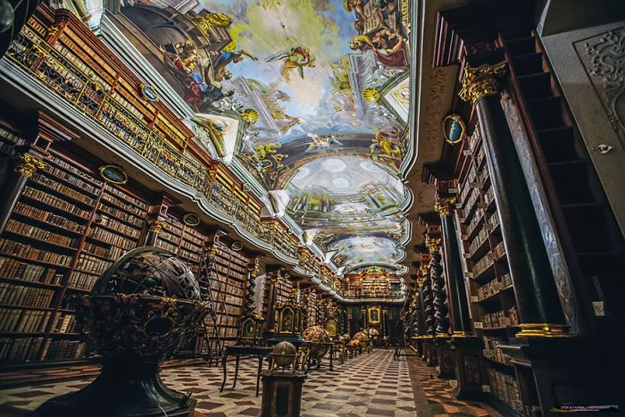 The Czech Republic Is Home To The World's Most Beautiful Library (7 pics)