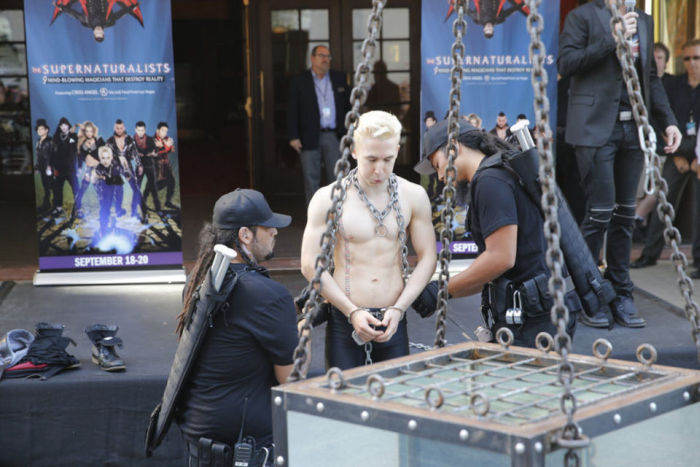Stunt On The Criss Angel Show Sends Escape Artist To The Hospital (14 pics)