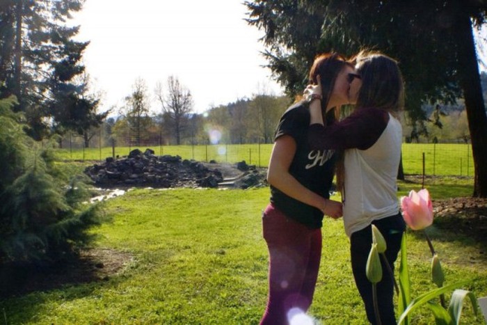 Girls Kissing Is A Beautiful Sight To See 22 Pics-1853