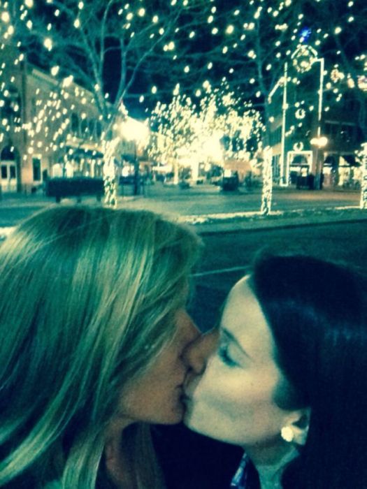 Girls Kissing Is A Beautiful Sight To See 22 Pics-8628