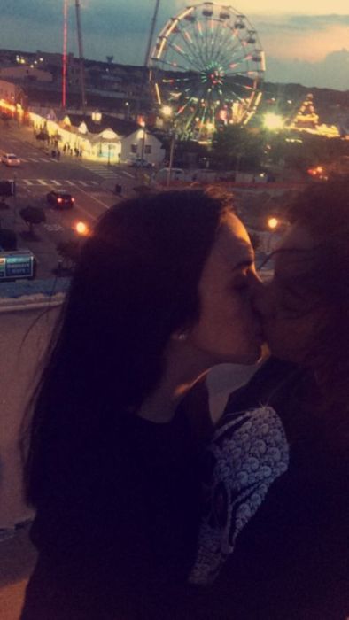 Girls Kissing Is A Beautiful Sight To See (22 pics)