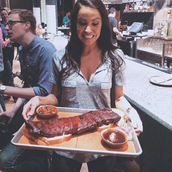 Hot Women Cooking Up Hot BBQ Is Something Special (36 pics)
