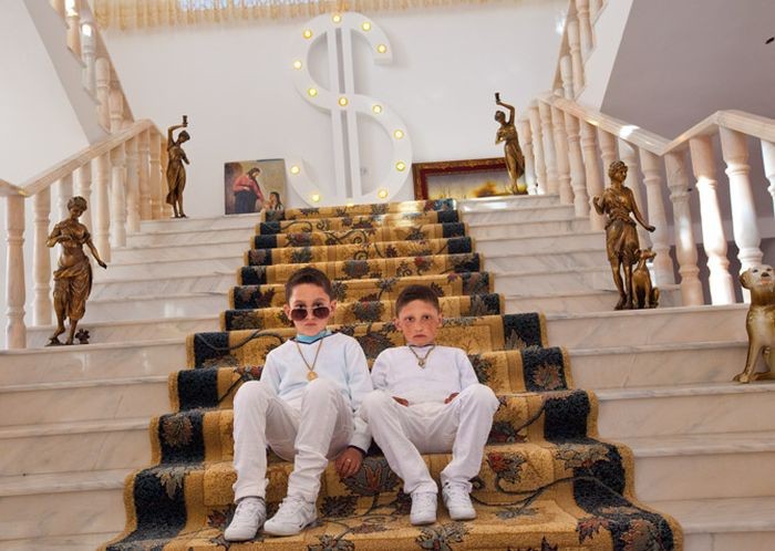 Luxury Roma Life (35 pics)