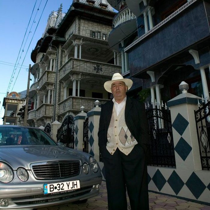Luxury Roma Life (35 pics)