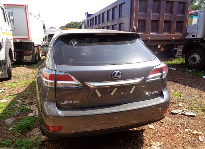 UK Detectives Find Million Dollar Fleet Of Cars In Uganda (7 pics)