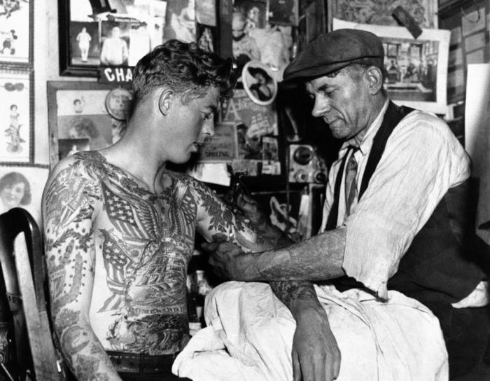 Vintage Pictures That Capture The Golden Age Of Tattoos (30 pics)