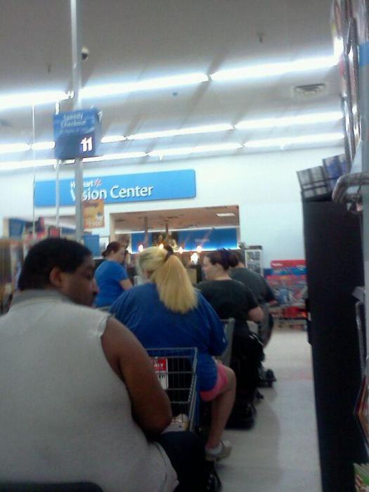 Walmart Shoppers Are A Special Breed Of People (27 pics)