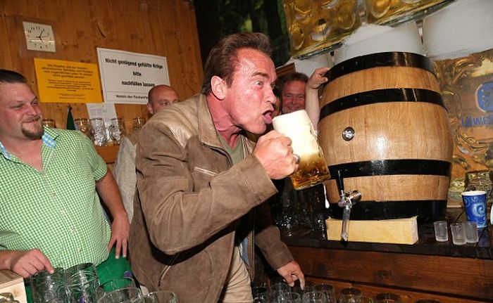 Arnold Schwarzenegger Celebrates Oktoberfest With Girlfriend Heather Milligan (7 pics)