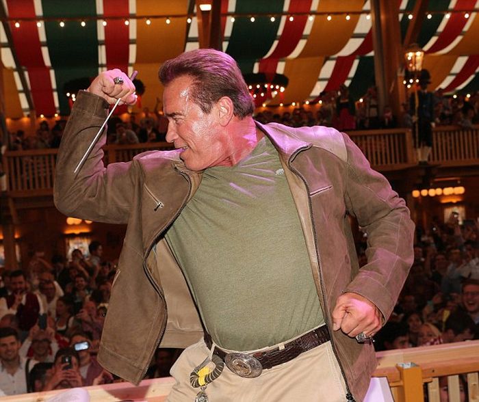 Arnold Schwarzenegger Celebrates Oktoberfest With Girlfriend Heather Milligan (7 pics)