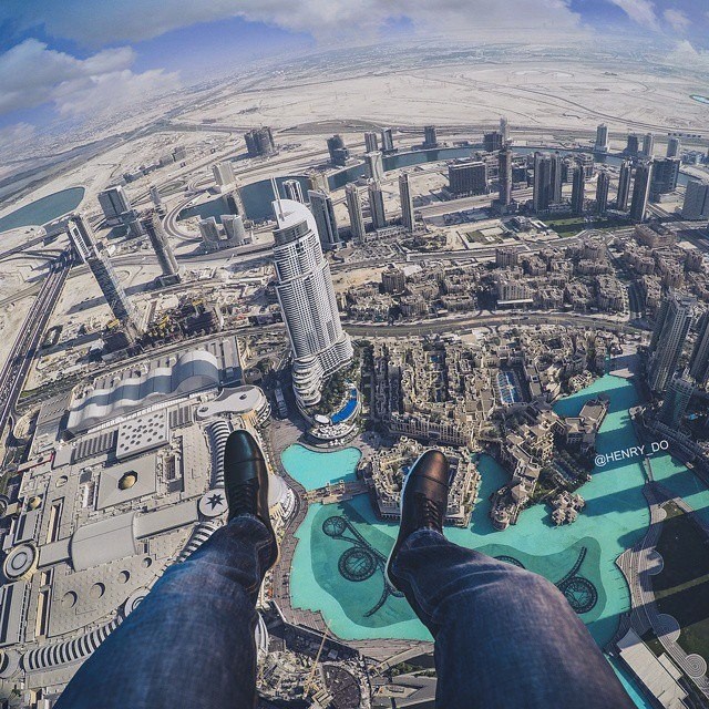 People Who Went To Great Lengths To Take Extreme Selfies (29 pics)