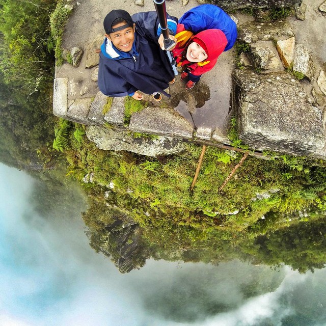 People Who Went To Great Lengths To Take Extreme Selfies (29 pics)
