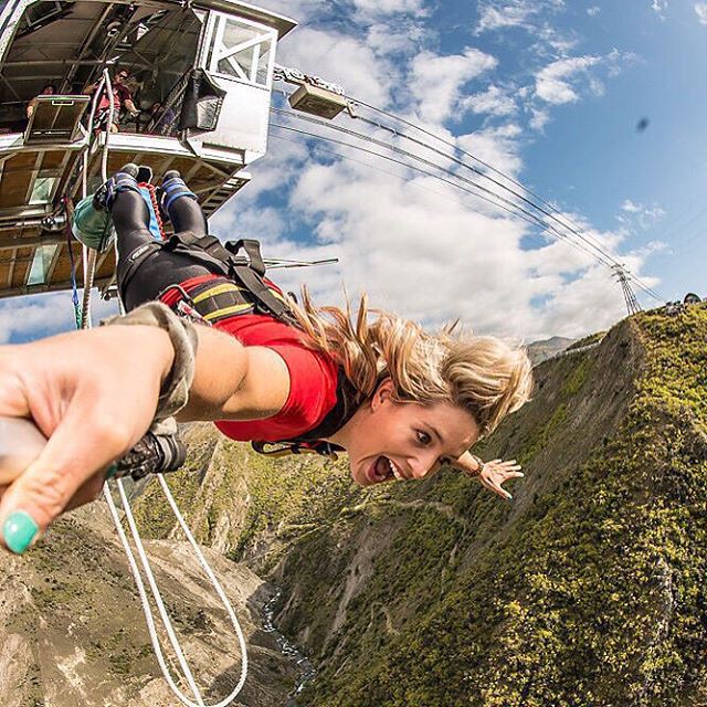 People Who Went To Great Lengths To Take Extreme Selfies (29 pics)
