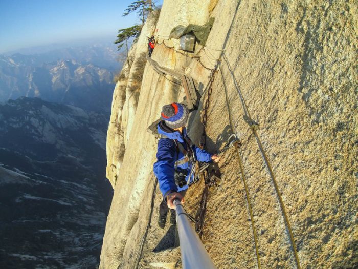 People Who Went To Great Lengths To Take Extreme Selfies (29 pics)