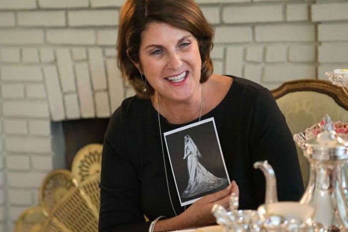 See The Wedding Dress That's Been Worn By 11 Generations Of Brides (10 pics)