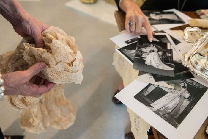 See The Wedding Dress That's Been Worn By 11 Generations Of Brides (10 pics)
