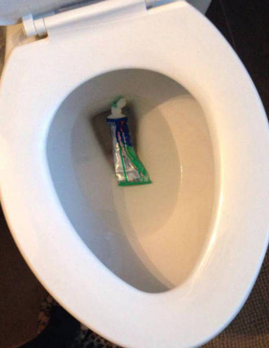Those Awkward Moments When Everything Starts To Fall Apart (48 pics)