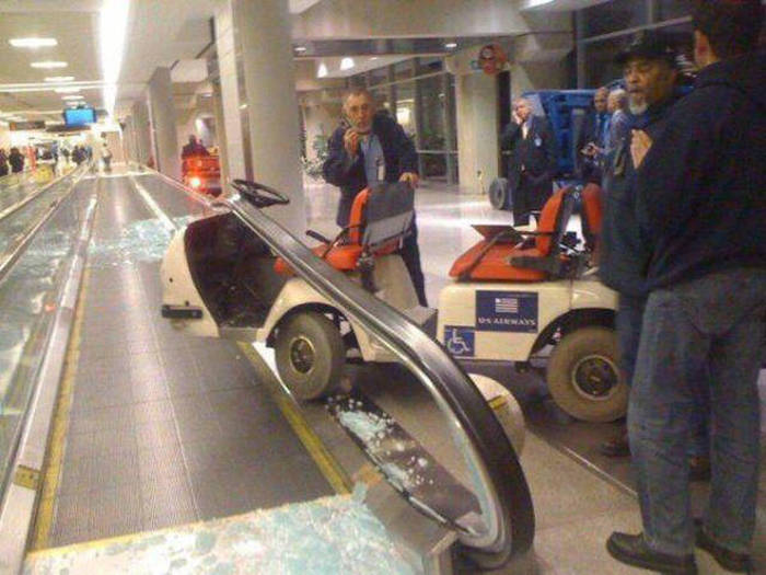 Those Awkward Moments When Everything Starts To Fall Apart (48 pics)