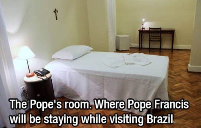 Pictures That Prove Pope Francis Is A Real Saint (26 pics)