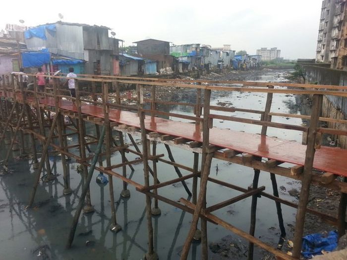 17 Year Old Builds Bridge To Help Kids Get To School (6 pics)