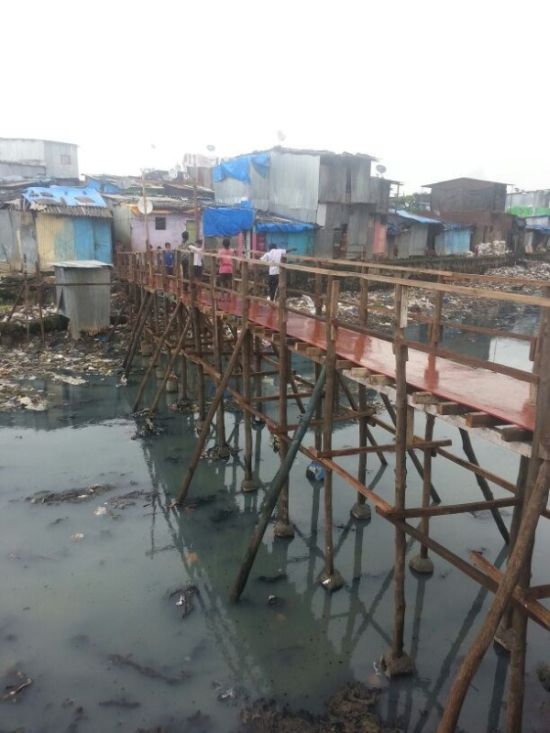 17 Year Old Builds Bridge To Help Kids Get To School (6 pics)