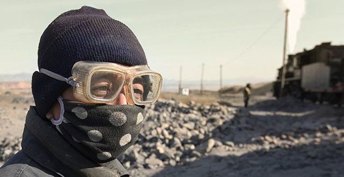 A Look Inside The Life Of A Miner (18 pics)