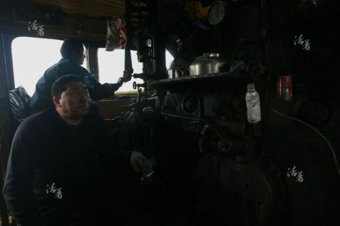 A Look Inside The Life Of A Miner (18 pics)