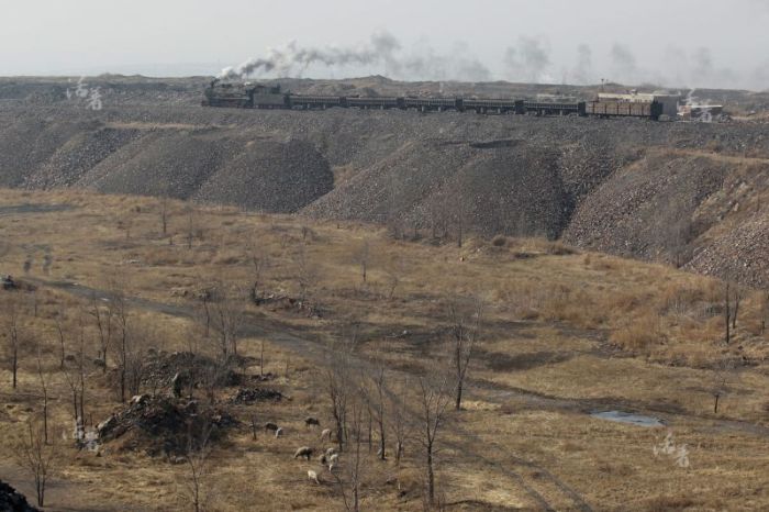 A Look Inside The Life Of A Miner (18 pics)