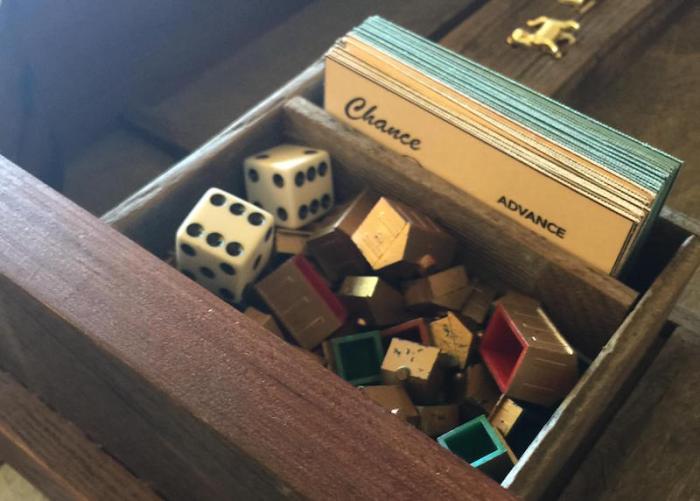 Man Uses Handmade Monopoly Board To Propose To His Girlfriend (7 pics)
