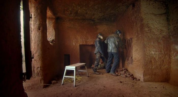 Man Turns 800 Year Old Cave Into His Dream House (14 pics)