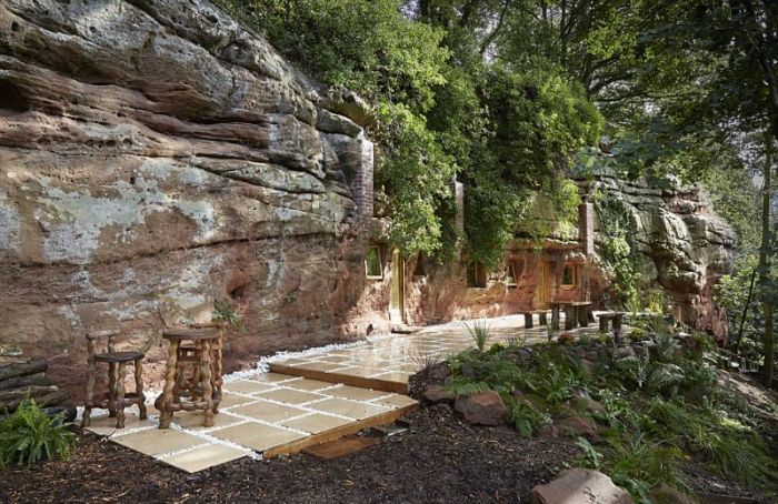 Man Turns 800 Year Old Cave Into His Dream House (14 pics)