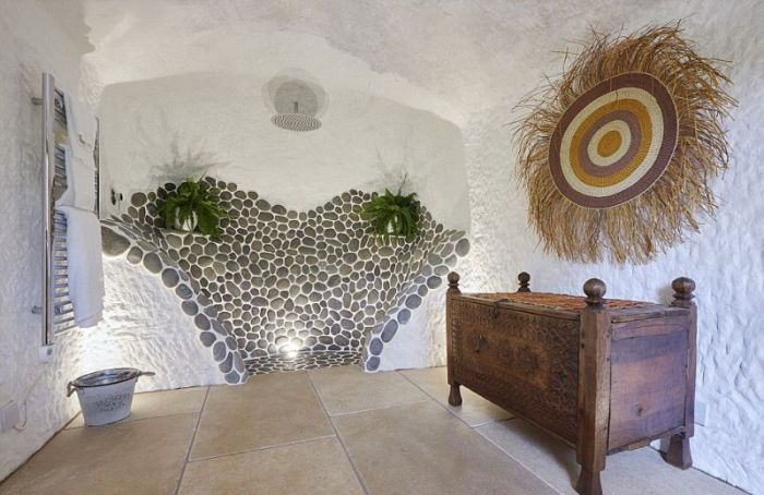 Man Turns 800 Year Old Cave Into His Dream House (14 pics)