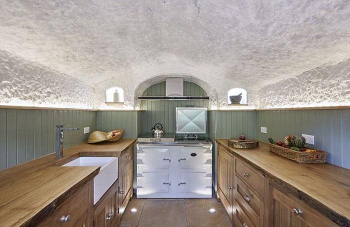 Man Turns 800 Year Old Cave Into His Dream House (14 pics)