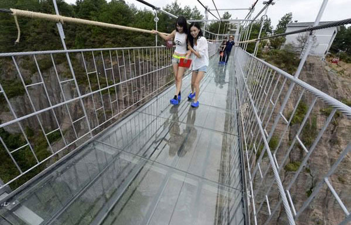 China Is Home To The World's Longest Glass Bridge And It's Insane (8 pics)