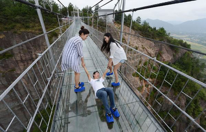 China Is Home To The World's Longest Glass Bridge And It's Insane (8 pics)