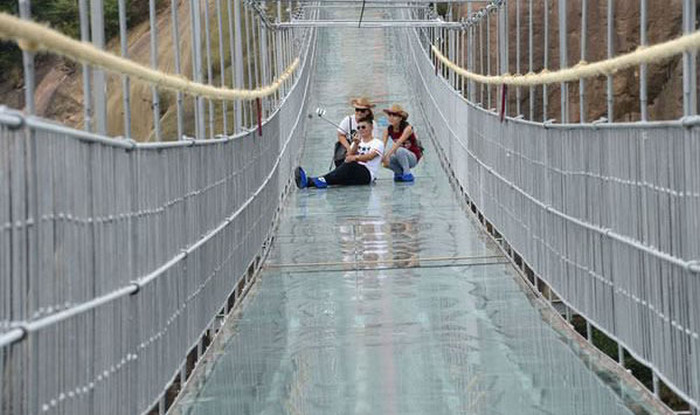 China Is Home To The World's Longest Glass Bridge And It's Insane (8 pics)