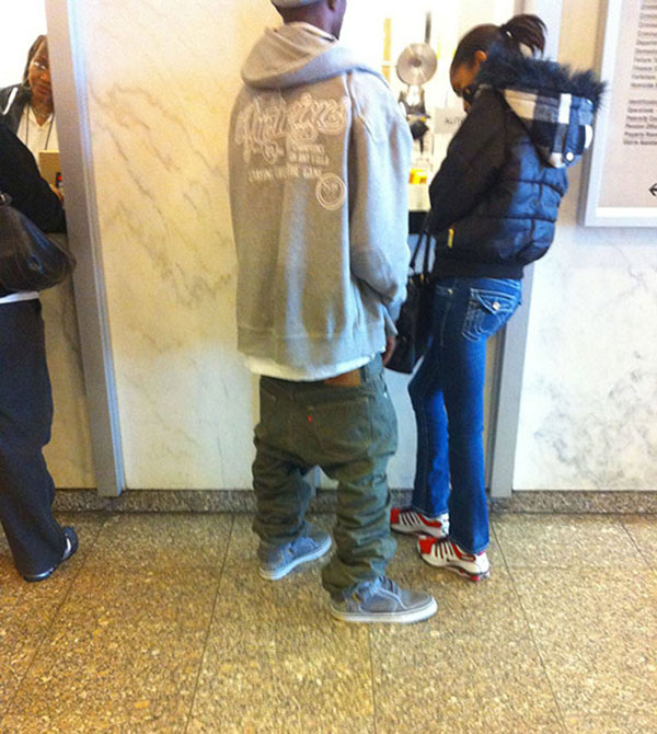 Sagging Pants Is The Worst Fashion Trend Of All Time (18 pics)