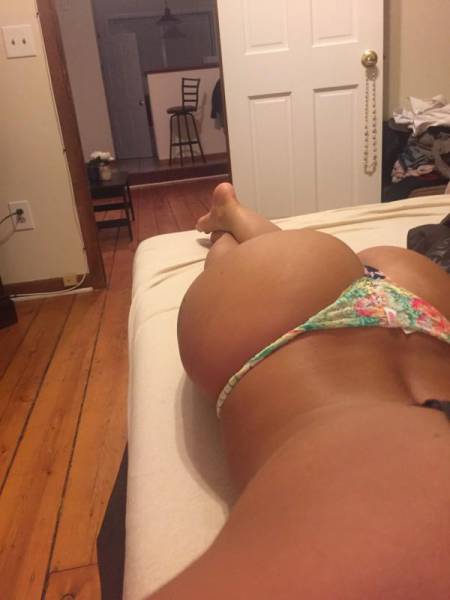 The Best Butts You're Going To See All Week (64 pics)