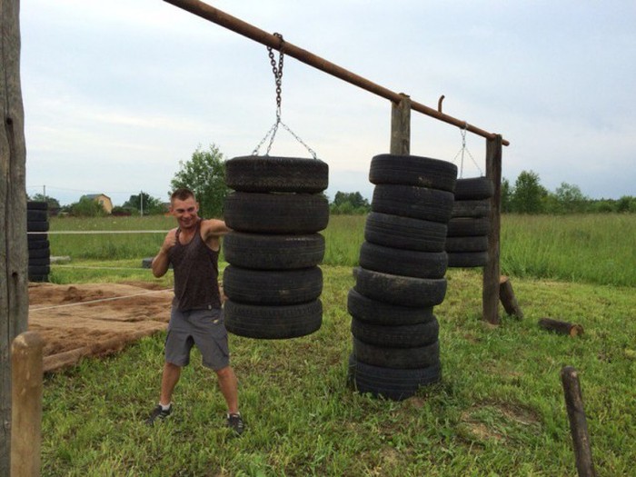 Russians Create Outdoor Gym Using Their Bare Hands (15 pics)