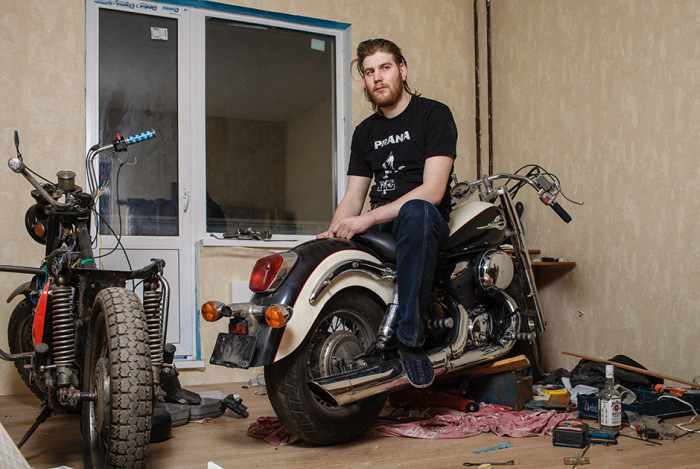 What It Looks Like When Motorcycle Season Comes To An End (30 pics)